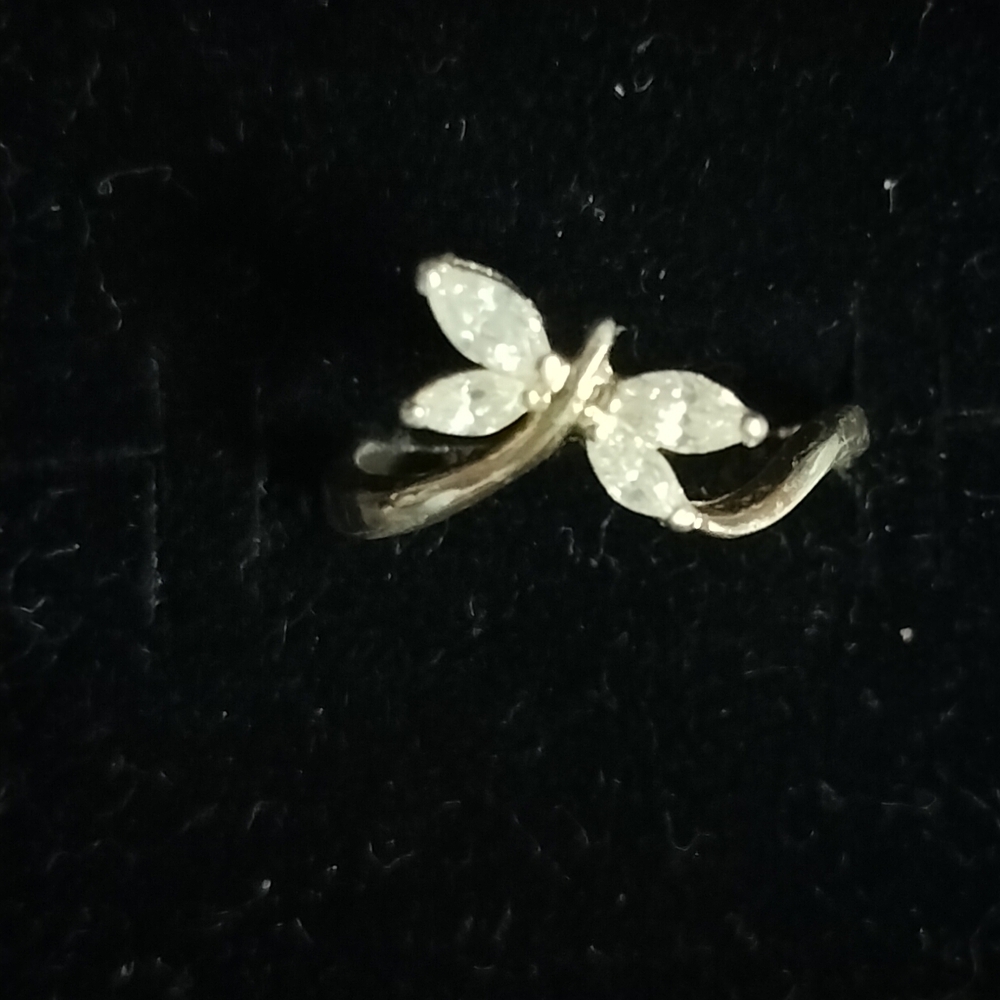 Delicate Silver Leaf Ring - image 1